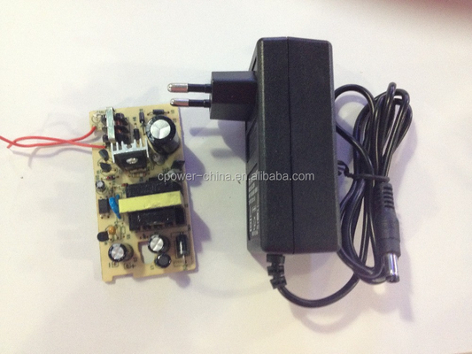 Plug In Connection 24w 5v 12v 2a AC DC LED CCTV Power Adapter for Stable Power Output