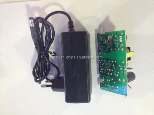 Plug In Connection 24w 5v 12v 2a AC DC LED CCTV Power Adapter for Stable Power Output