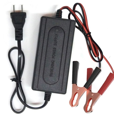 12V 1A Motorcycle Car Battery Charger with Input Voltage and Current of 100-240V/0.6A